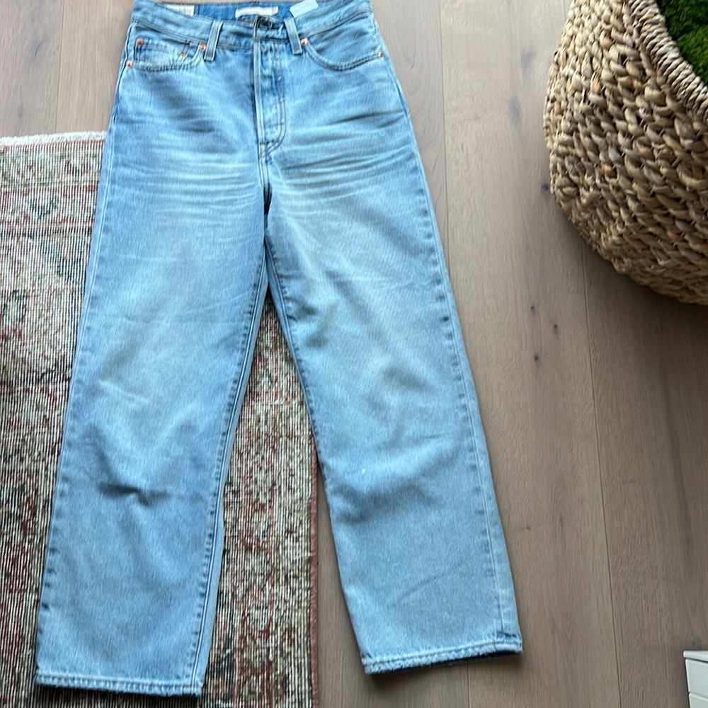 Levi’s Ribcage Straight Size 27 Length 27